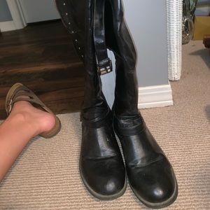 Black dress boots